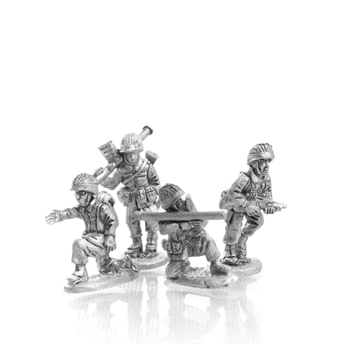 ISR Israeli Paras Bazooka Team, moving & firing